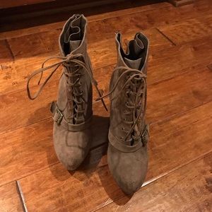 Steve Madden tan heeled booties